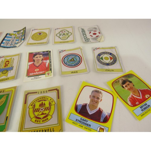 438 - 1980's figurine panini football stickers