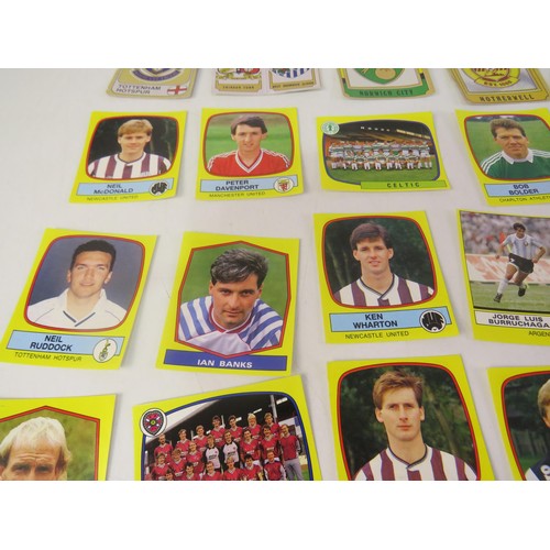 438 - 1980's figurine panini football stickers