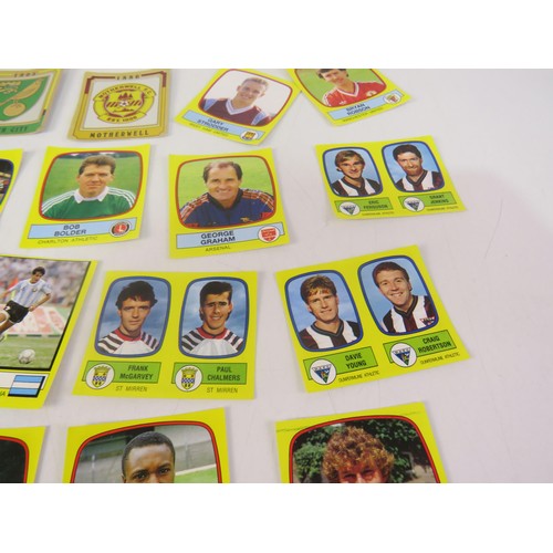 438 - 1980's figurine panini football stickers