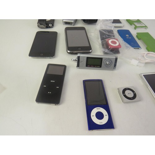 442 - Collection of old ipods and iphones