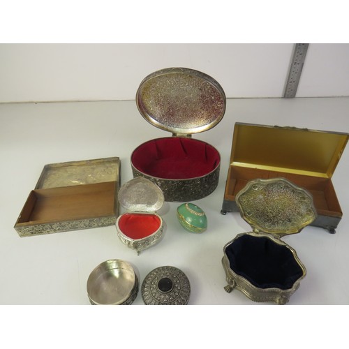 267 - Selection of vintage metal trinket and cigarette boxes.