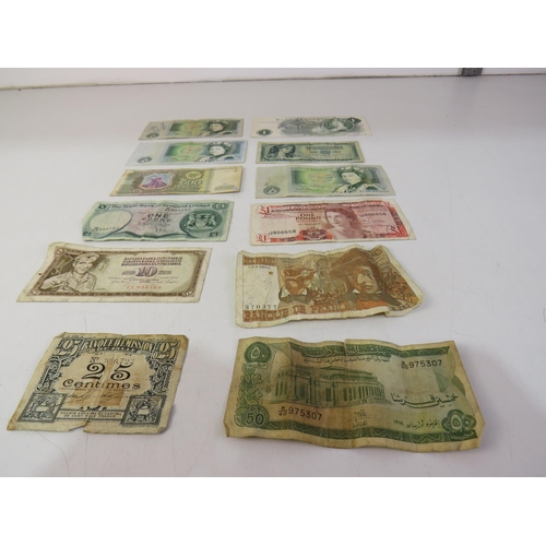 114 - Collection of GB and all world banknotes includes £1 notes.