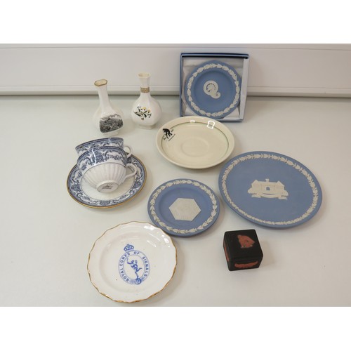 96 - Antique and Vintage collectable ceramics to include Wedgewood, Royal Worcester, Royal Doulton etc.