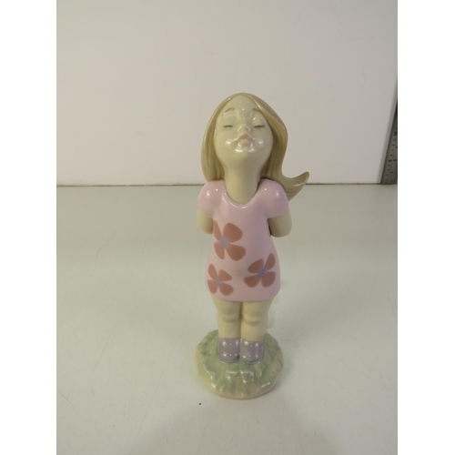 203 - Nao 'kiss me' girl in good condition.