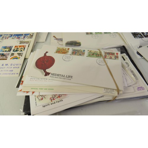 431 - Large lot of Loose First Day Covers