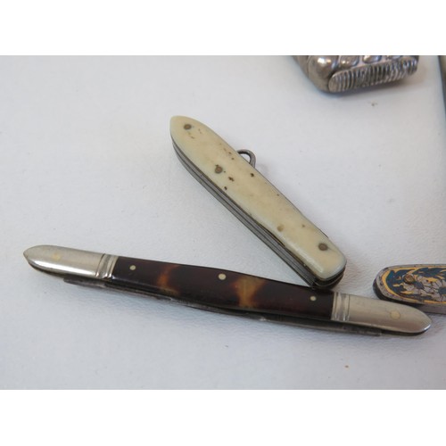 219 - Vintage vesta and penknife