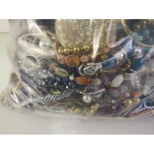 100 - 10kg bag of unsorted costume Jewellery.