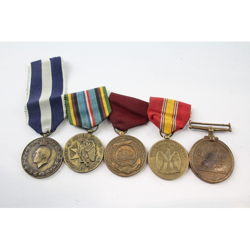 39 - Medals Inc WW1 Mercantile Marine To Robert Wharton, WW2 Greek, American x 5