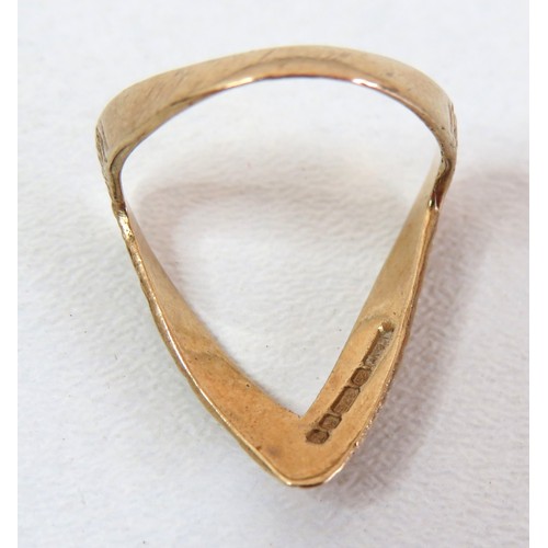 114 - Vintage 9ct Gold bark effect double wishbone ring size M, weight 2.3g, with ring box.