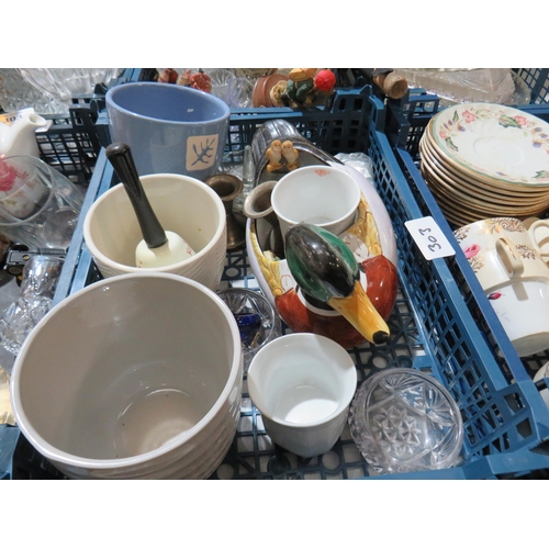 303 - Six trays of unsorted stock