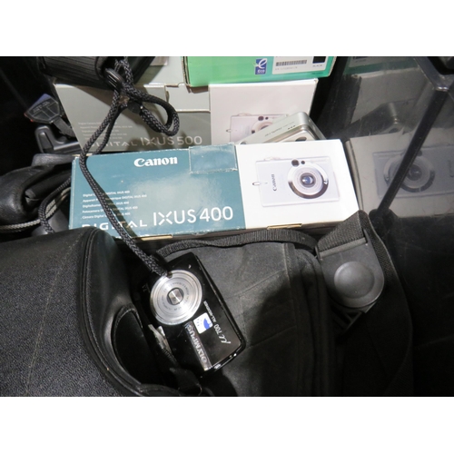 322 - Box of assorted cameras