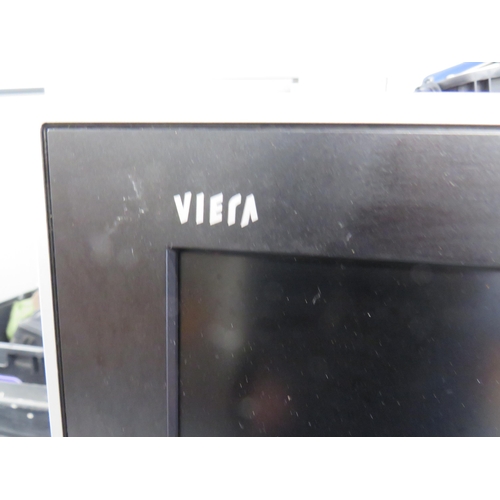 317 - Panasonic freeview 32 inch tv with remote good working order- untested