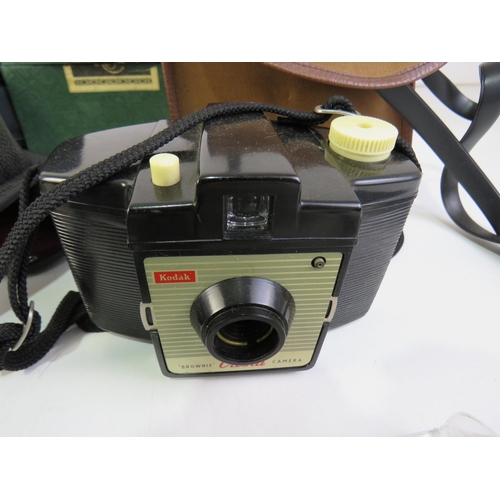 316 - Mixed lot of vintage cameras and accessories including soligor tm camera, boxed lenses, boxed vorsat... 