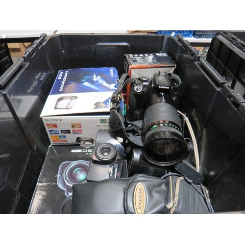 359 - Box of assorted cameras