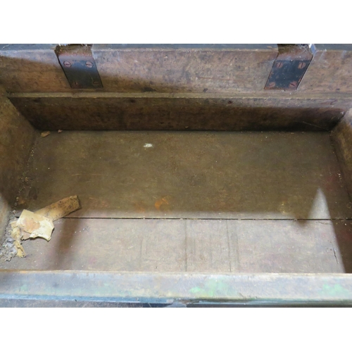 352 - vintage wooden toolbox