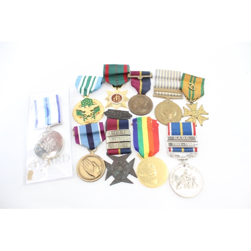 49 - Medals Inc Korea, American Merit Medal, National Service, Etc x 10