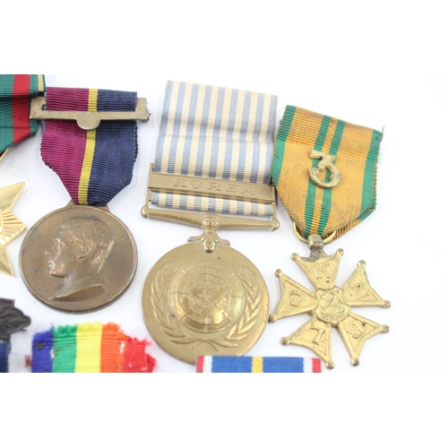 49 - Medals Inc Korea, American Merit Medal, National Service, Etc x 10