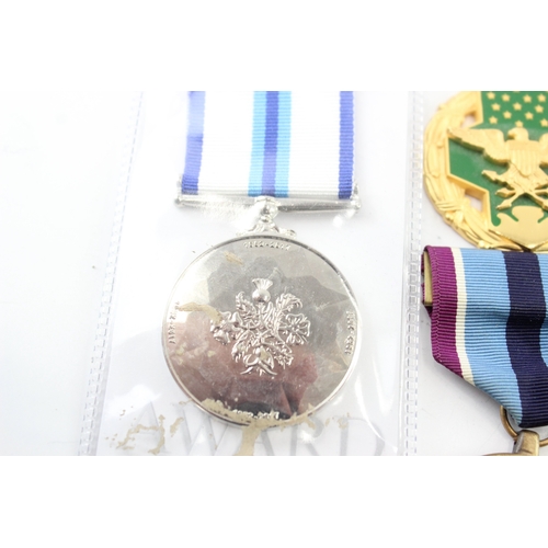 49 - Medals Inc Korea, American Merit Medal, National Service, Etc x 10