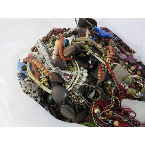 277 - 10kg bag of unsorted costume jewellery.