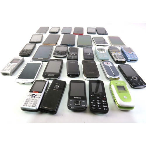 282 - A job lot of assorted mobile phones.