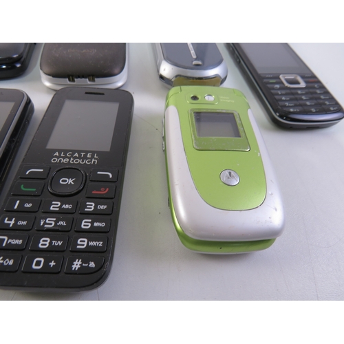 282 - A job lot of assorted mobile phones.