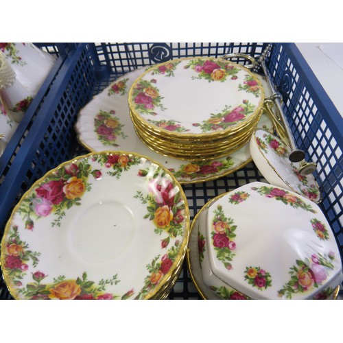 36A - Job lot of Royal Albert Country Roses to include teaset, plates, trinket pot etc