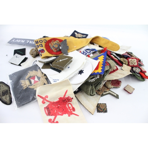 552 - Mixed Cloth Badges Inc Military, Navy, Army, RAF, Civil Defence, Etc