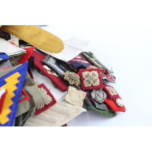 552 - Mixed Cloth Badges Inc Military, Navy, Army, RAF, Civil Defence, Etc