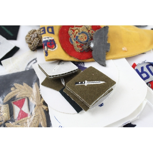 552 - Mixed Cloth Badges Inc Military, Navy, Army, RAF, Civil Defence, Etc