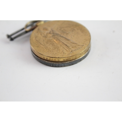 558 - WW1 Medal Pair 158805 Gnr J. Hopkins RA