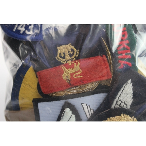 562 - Mixed Cloth Military Badges Inc Army, Navy, RAF, SAS, Etc