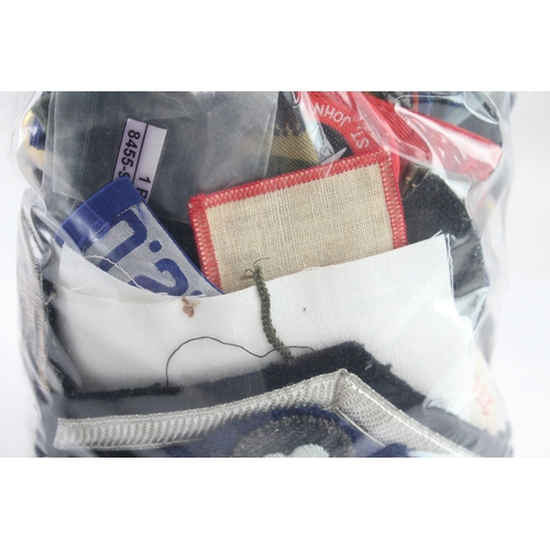 562 - Mixed Cloth Military Badges Inc Army, Navy, RAF, SAS, Etc