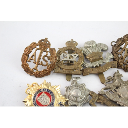 583 - Military Cap Badges Inc Yeomanry, Manchester Regt, Army Chaplin, Etc x 12