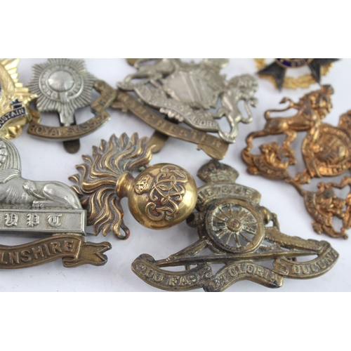 583 - Military Cap Badges Inc Yeomanry, Manchester Regt, Army Chaplin, Etc x 12