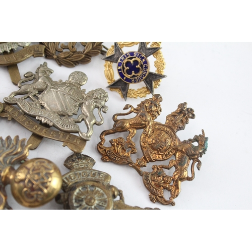 583 - Military Cap Badges Inc Yeomanry, Manchester Regt, Army Chaplin, Etc x 12