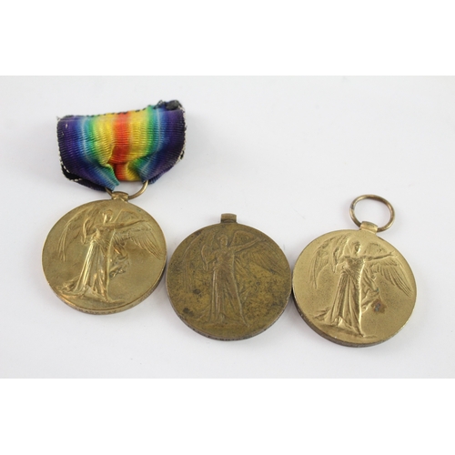 598 - WW1 Victory Medals, Pte Thackray W Yorks, Pte Shires Yorks LI & Pte Johnson Etc