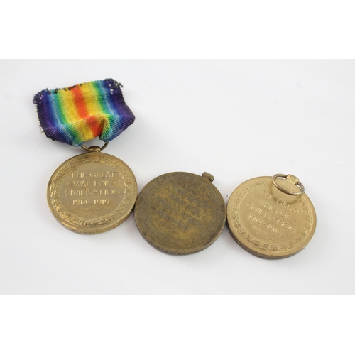 598 - WW1 Victory Medals, Pte Thackray W Yorks, Pte Shires Yorks LI & Pte Johnson Etc
