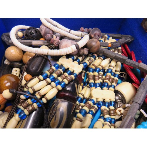 91 - Vintage leather case and jewellery.