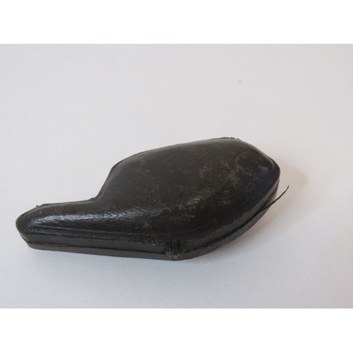 230 - Cased ornate meerschaum dog pipe