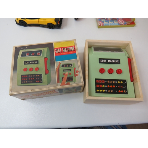Collectable vintage toys including Japan Waco toy slot machine