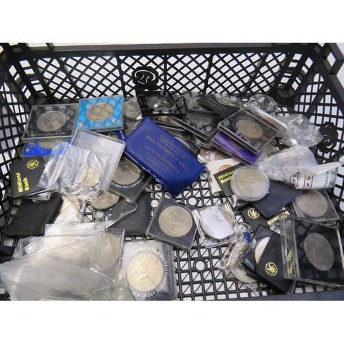 58 - Joblot of collectable/commemorative coinage