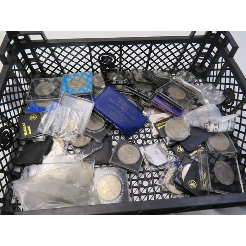 58 - Joblot of collectable/commemorative coinage