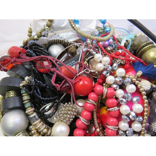 75 - 10kg bag of unsorted costume jewellery.