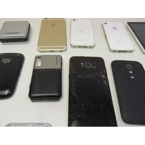 30 Assorted mobile phones to include iPhones, Samsung etc - untested