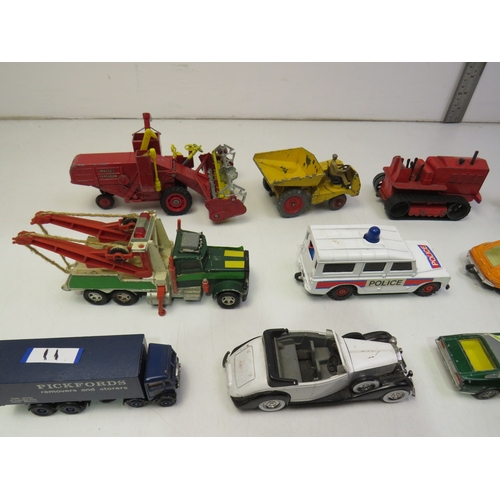 210A - Assortment of Dinky, Corgi, Matchbox and other diecast