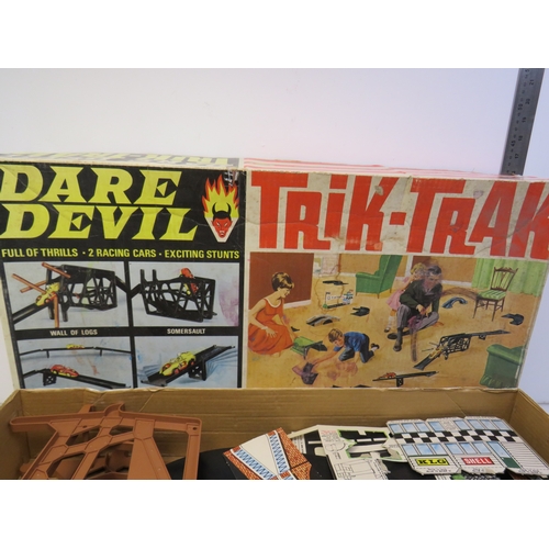 192 - Triang Trik Trac, Speedking and Heller 3 with cars