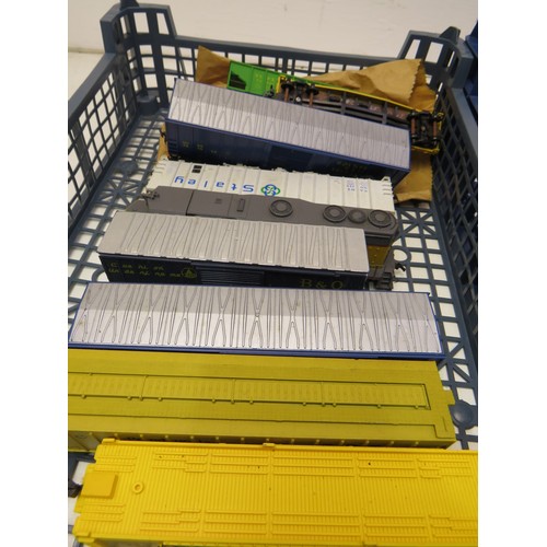 30 - Job lot of assorted model railway trains