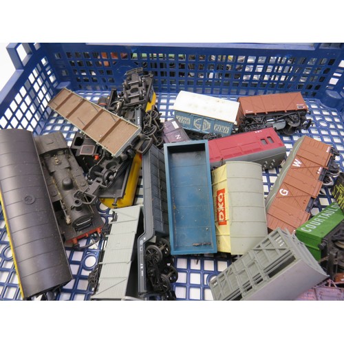 32 - Job lot of assorted model railway trains