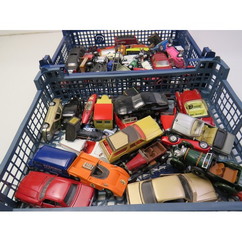 33 - Job lot of assorted diecast vehicles