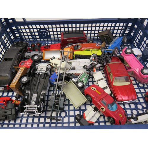 33 - Job lot of assorted diecast vehicles